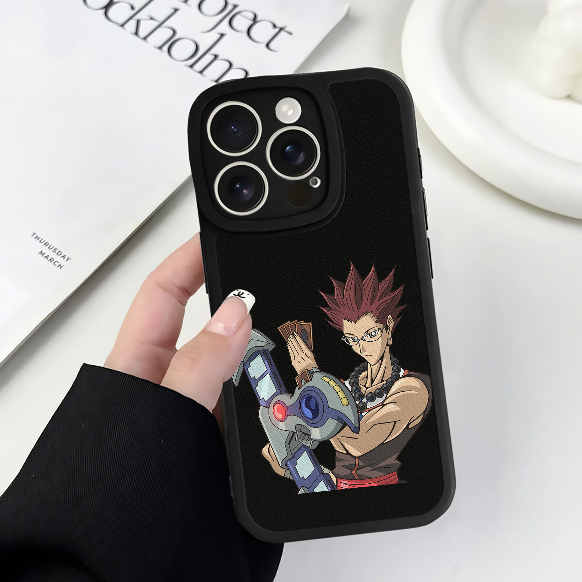遊☆戯☆王 Yu-Gi-Oh! 【iPhone 16シリーズ対応】シリコンスマホケース（レザー調） 材質：シリコン